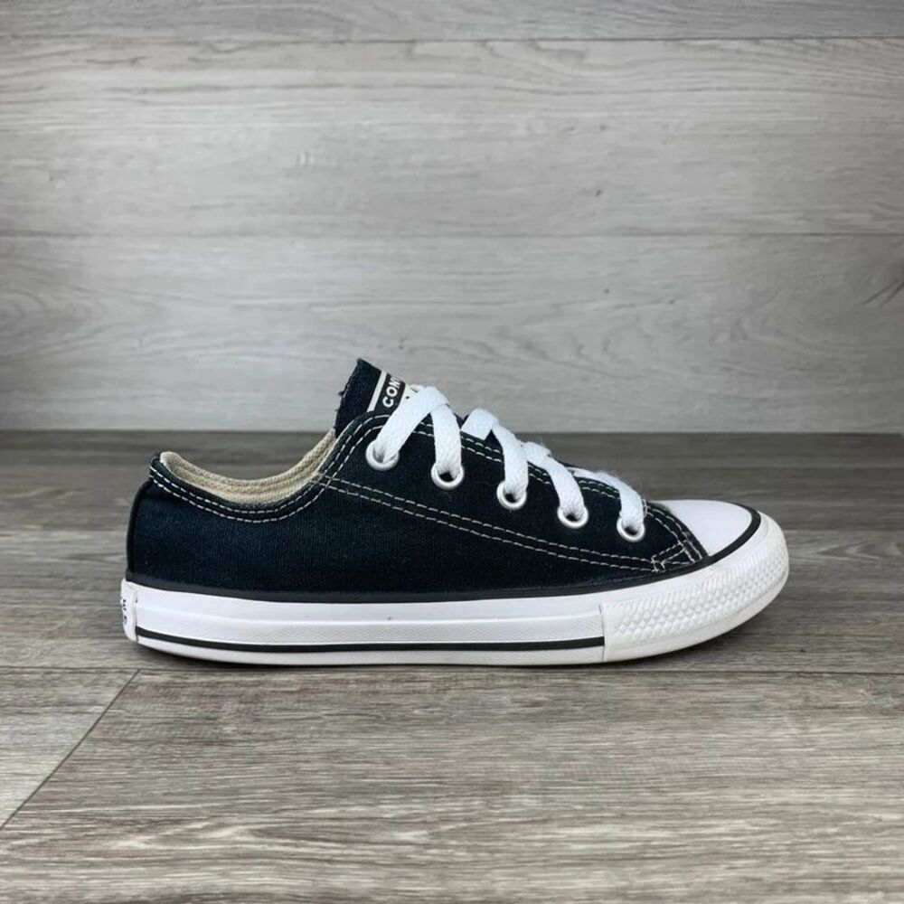 Black/White Canvas Converse Chuck Taylor Youth/Kids/Boys sneakers size 12.5